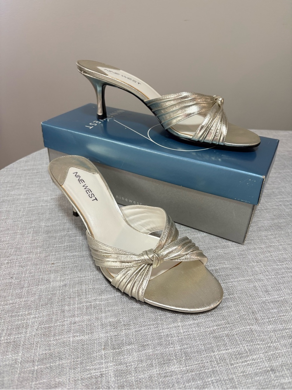Nine West Meena Leather Silver Knot-Front Slip-On Heel Mules Size 8.5